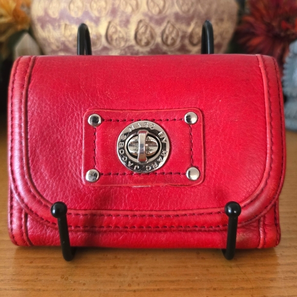 Marc By Marc Jacobs Handbags - Marc By Marc Jacobs Totally Turnlock Compact Trifold Wallet In Red Leather. EUC
